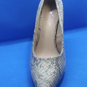 Xappeal Snakeskin Print Heels Size 6.5